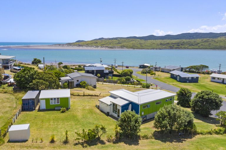 Photo of property in 14 Wainamu Road, Raglan, 3297