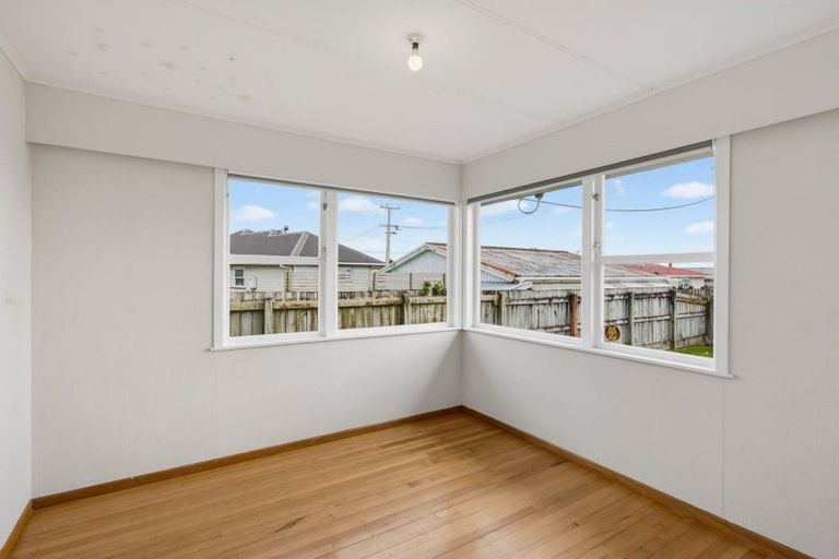 Photo of property in 14 Dittmer Street, Otaki, 5512