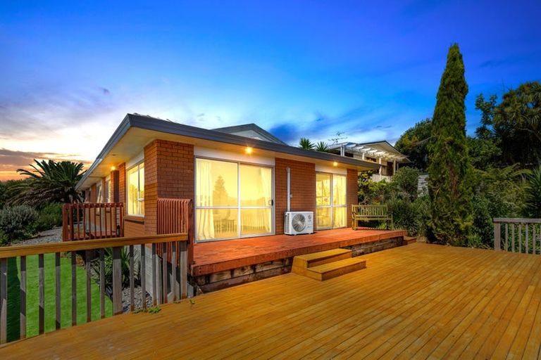 Photo of property in 35e Edmonton Road, Henderson, Auckland, 0612