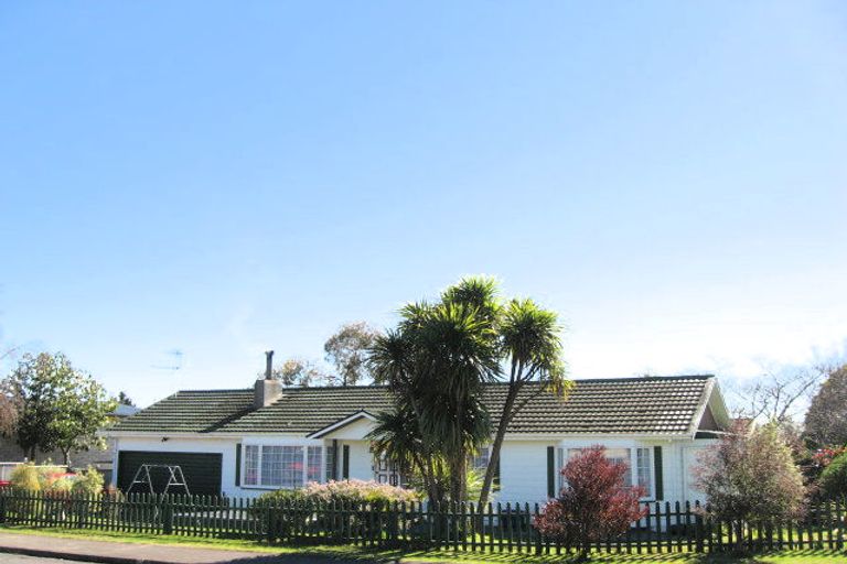 Photo of property in 4 Durham Drive, Havelock North, 4130