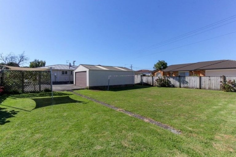 Photo of property in 11 Truby King Street, Merrilands, New Plymouth, 4312