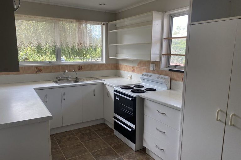 Photo of property in 52 California Drive, Totara Park, Upper Hutt, 5018