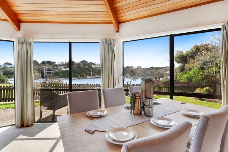 Photo of property in 2/10 Dayspring Way, Pakuranga, Auckland, 2010