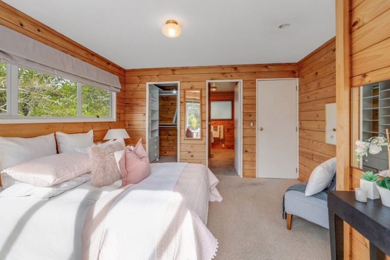 Photo of property in 34 Lochend Place, Highland Park, Auckland, 2010