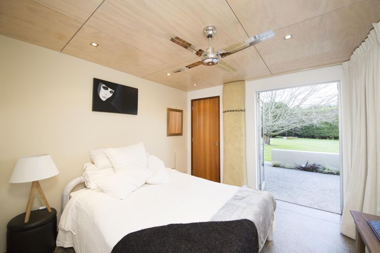 Photo of property in 115 Turitea Road, Fitzherbert, Palmerston North, 4472