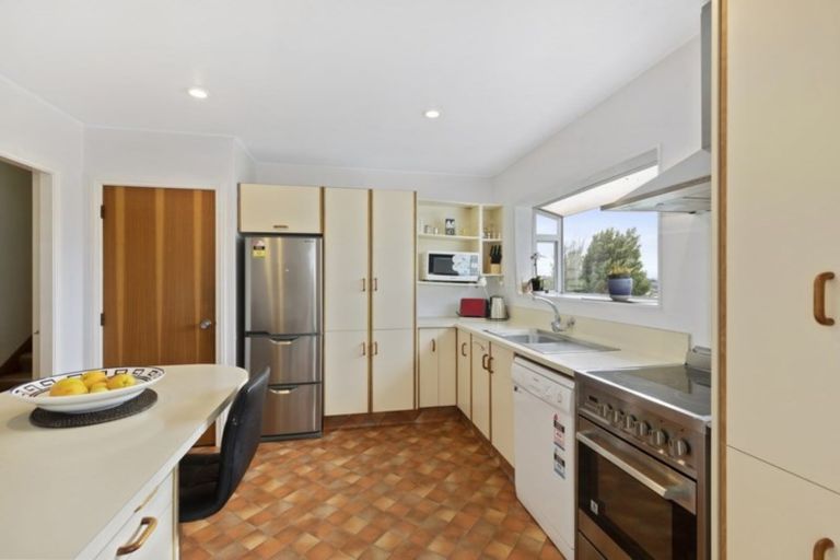 Photo of property in 35 Acacia Avenue, Maungaraki, Lower Hutt, 5010