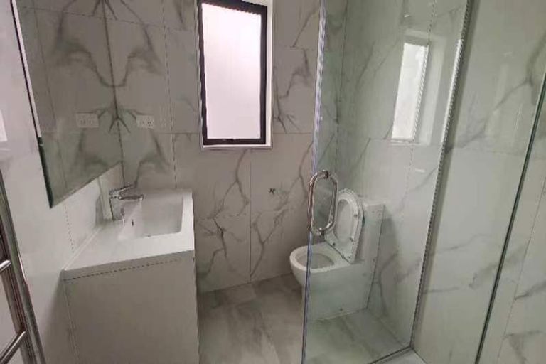 Photo of property in 27a Crestview Rise, Papakura, 2110