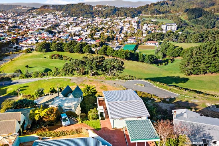 Photo of property in 19 Breton Grove, Kingston, Wellington, 6021