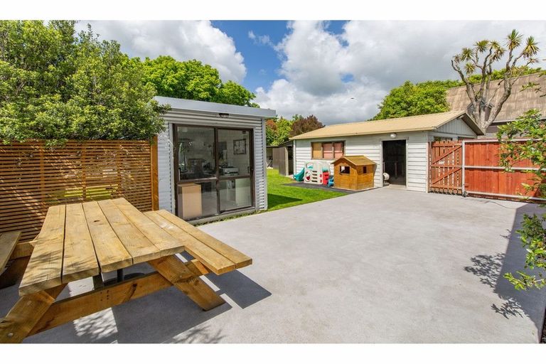 Photo of property in 2 Thorne Place, Rangiora, 7400