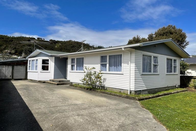 Photo of property in 52 Meremere Street, Wainuiomata, Lower Hutt, 5014