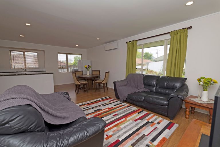 Photo of property in 15 Cretian Crescent, Henderson, Auckland, 0612