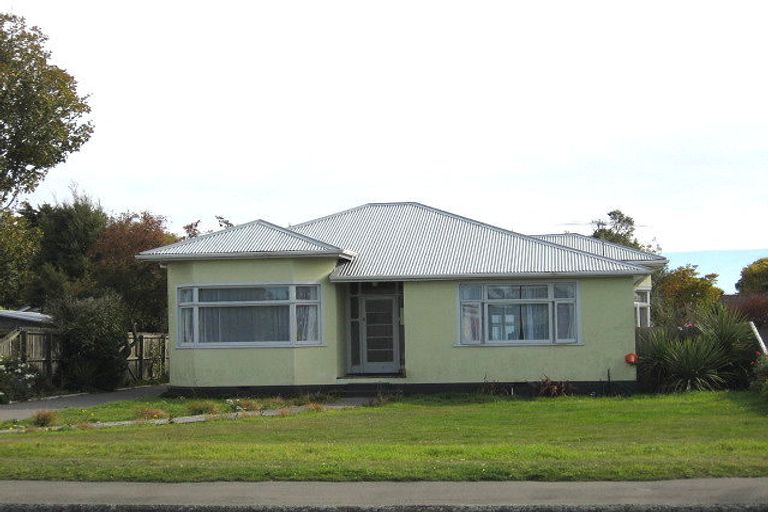 Photo of property in 96 Middlepark Road, Sockburn, Christchurch, 8042