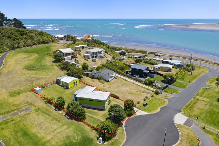 Photo of property in 14 Wainamu Road, Raglan, 3297