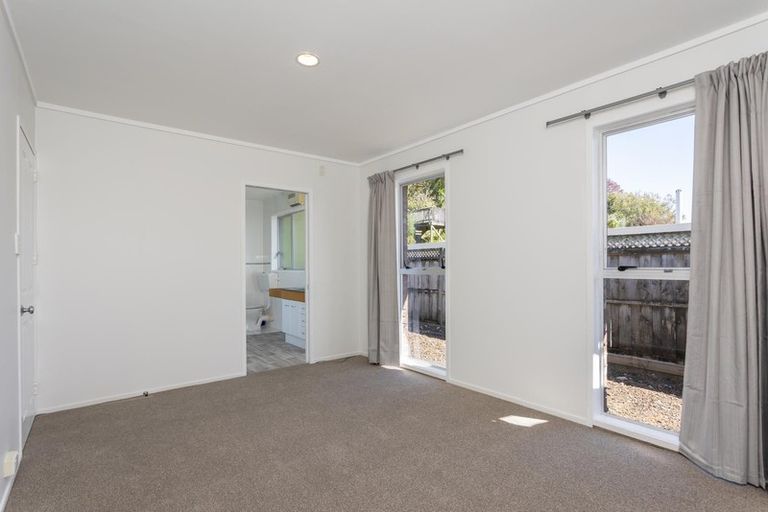 Photo of property in 36 Stapleford Crescent, Browns Bay, Auckland, 0630