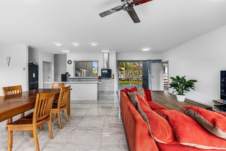 Photo of property in 962 Kahikatea Flat Road, Waitoki, Kaukapakapa, 0871