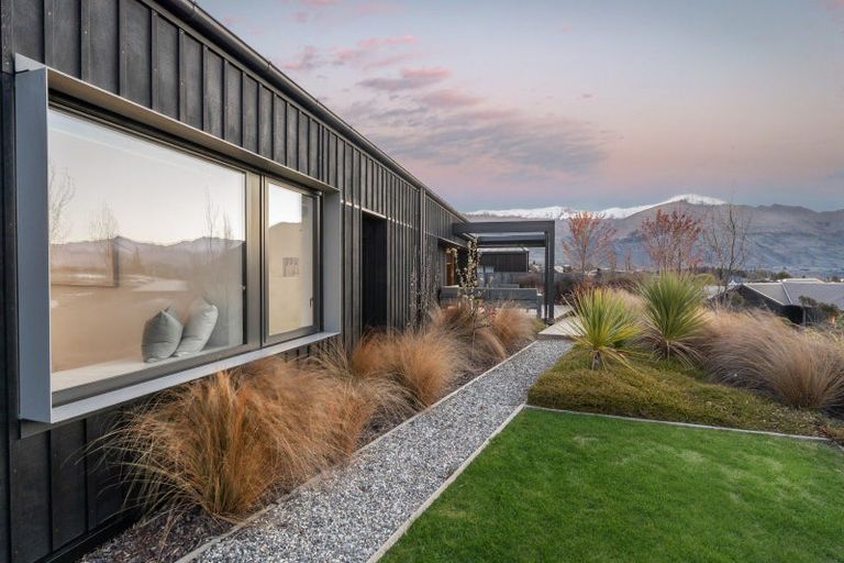 Photo of property in 15 Kereru Crescent, Wanaka, 9305