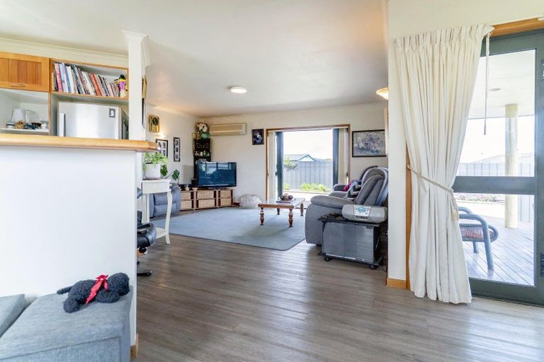 Photo of property in 71 Napier Road, Havelock North, 4130