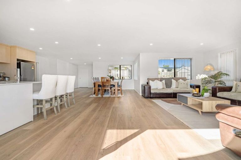 Photo of property in 8 Evan Tasman Lane, Waiuku, 2123