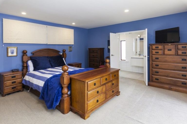 Photo of property in 17 Mcdougall Avenue, St Albans, Christchurch, 8014