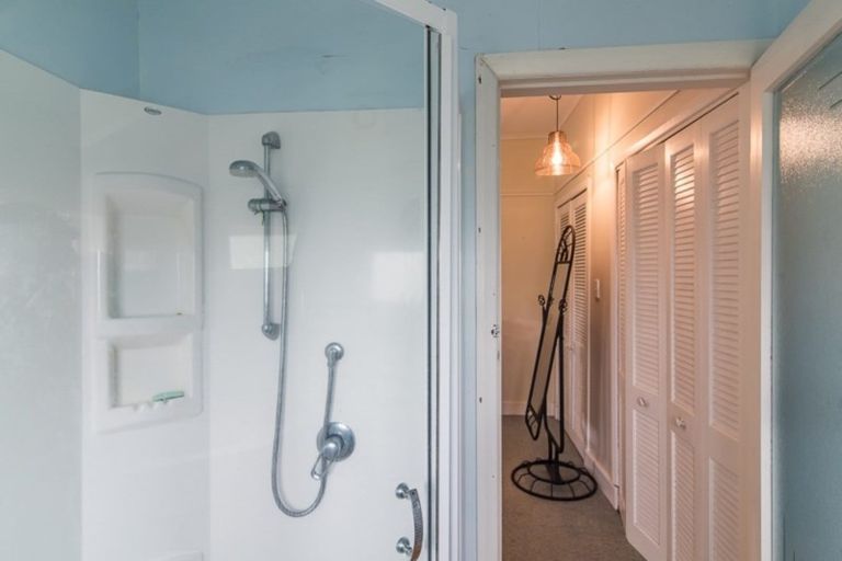 Photo of property in 299 Te Moana Road, Waikanae, 5036