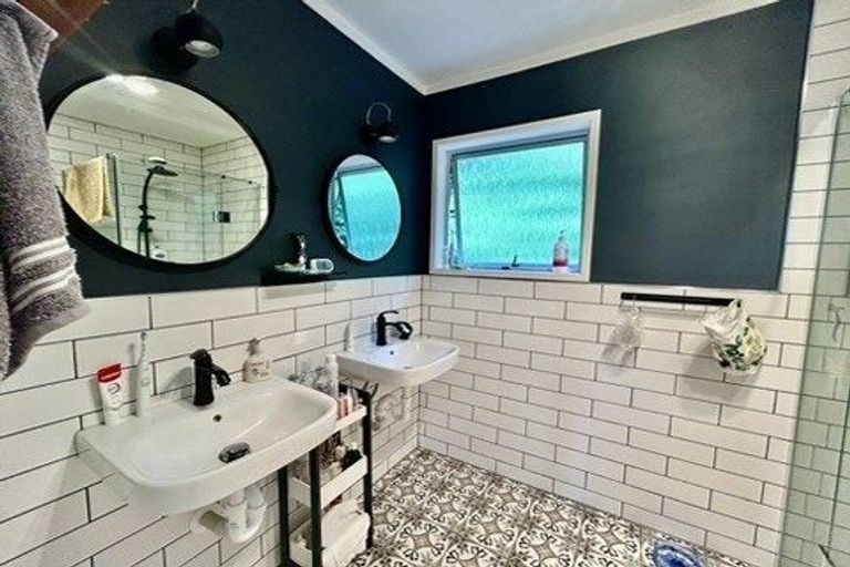 Photo of property in 22 Scotstoun Place, Glen Eden, Auckland, 0602