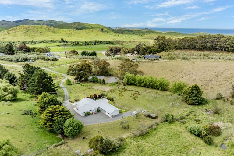 Photo of property in 1300 Waimarama Road, Waimarama, Havelock North, 4294