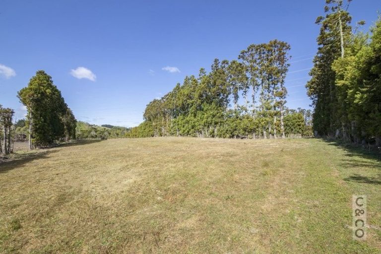 Photo of property in 902 Old North Road, Waimauku, 0882