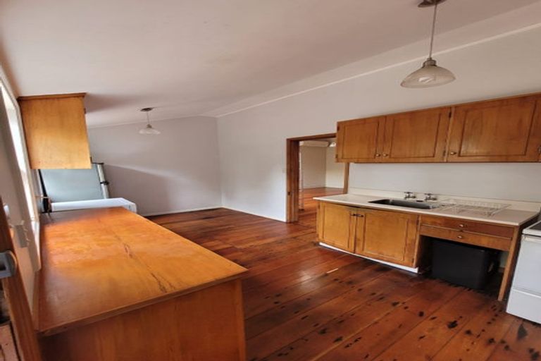 Photo of property in 11 Aorangi Terrace, Thorndon, Wellington, 6011
