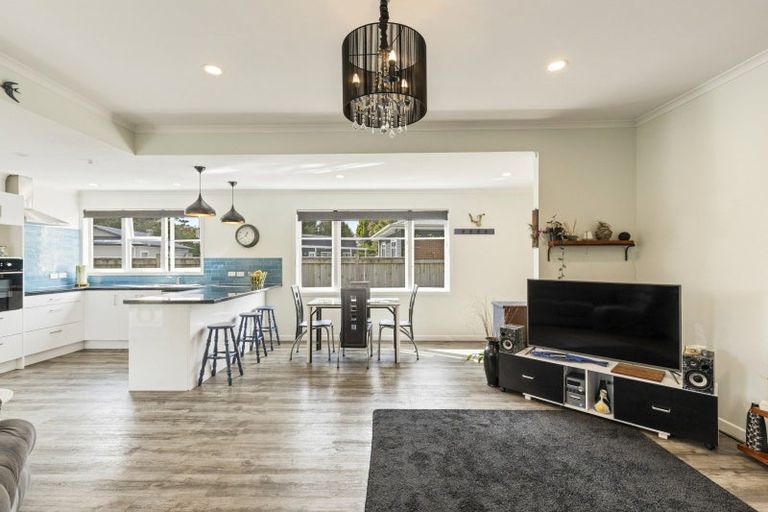 Photo of property in 56 Maire Street, Inglewood, 4330