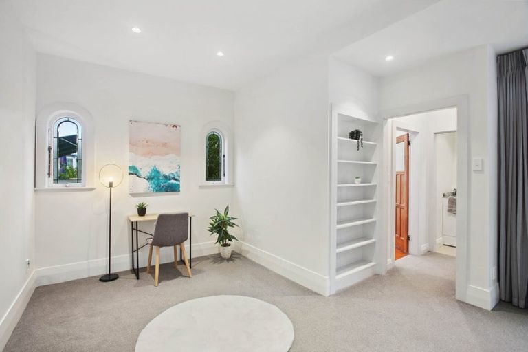 Photo of property in 2/48 Sunnynook Road, Sunnynook, Auckland, 0620