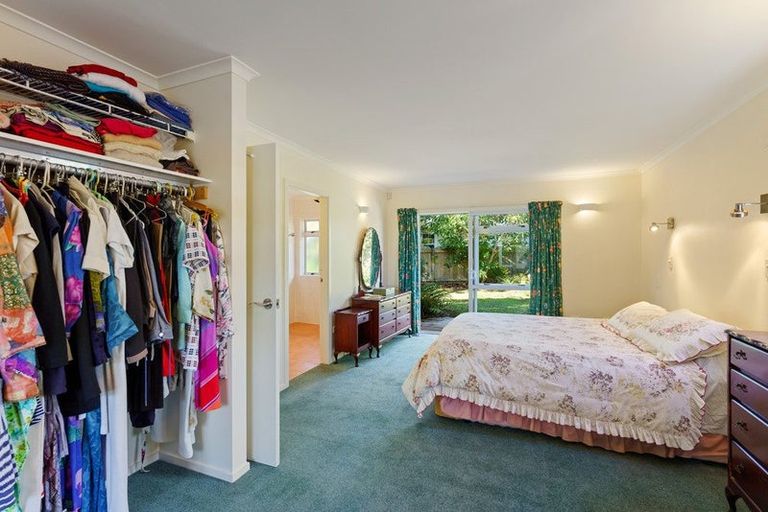 Photo of property in 2 Marewa Place, Waikanae Beach, Waikanae, 5036