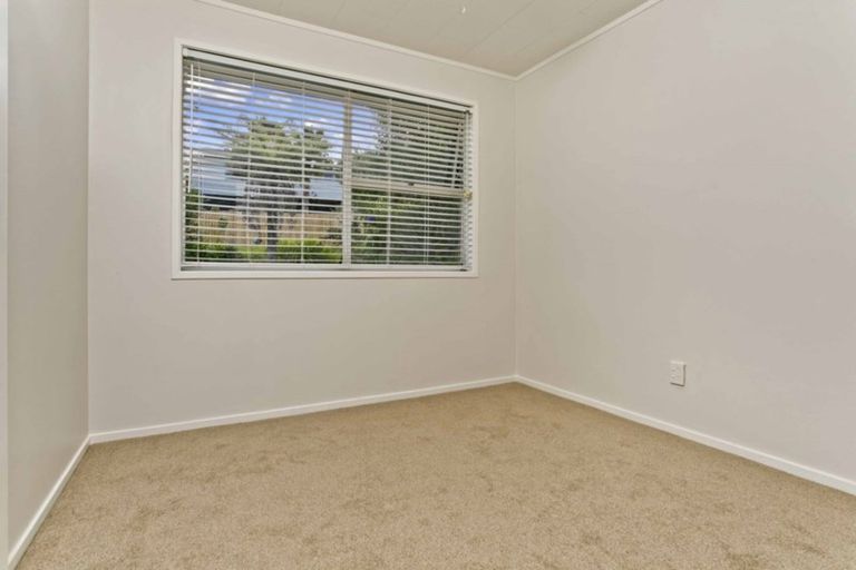Photo of property in 1/115 Canongate Street, Birkdale, Auckland, 0626