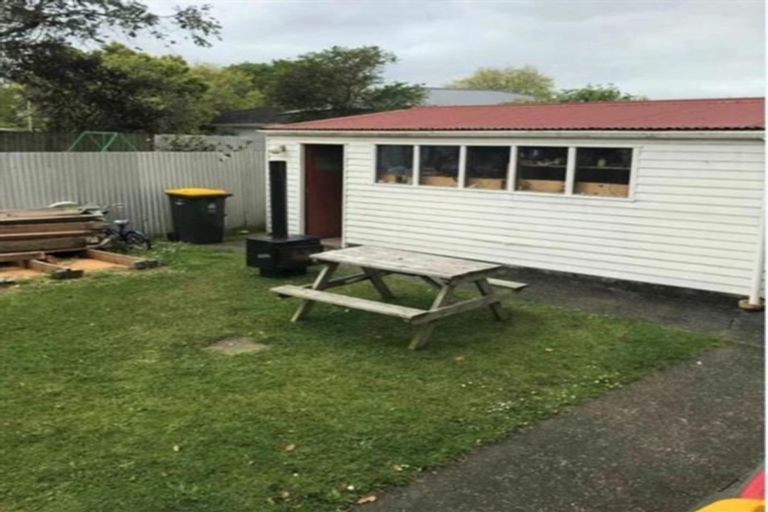 Photo of property in 18 Carbery Place, Manurewa, Auckland, 2102