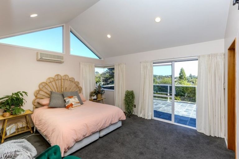 Photo of property in 7 Sequoia Grove, Merrilands, New Plymouth, 4312