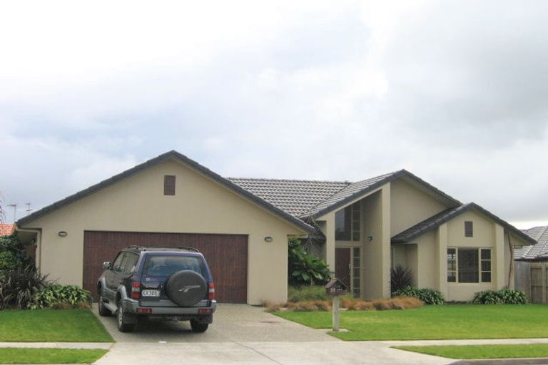 Photo of property in 39 Wayne Francis Drive, East Tamaki, Auckland, 2016