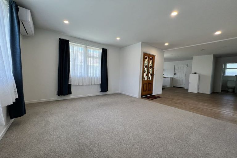 Photo of property in 126 Castor Crescent, Cannons Creek, Porirua, 5024