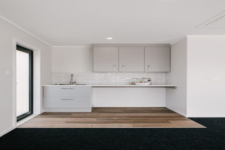 Photo of property in 27 Daniel Place, Kelvin Grove, Palmerston North, 4414