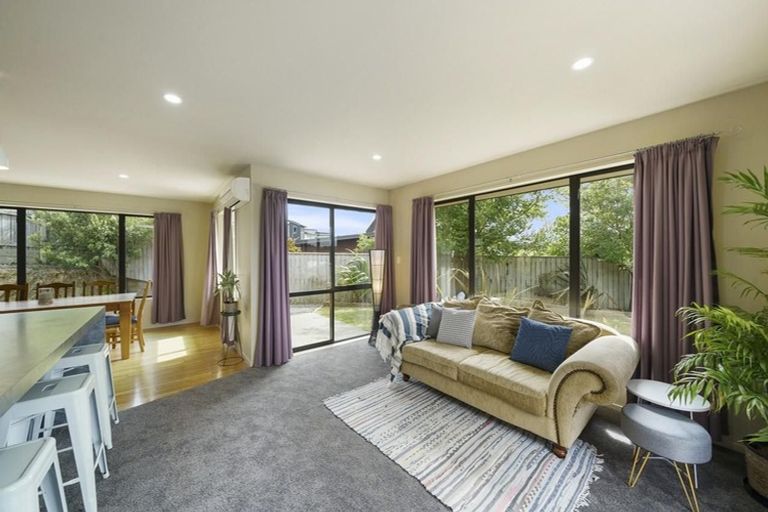 Photo of property in 22 Aotea Drive, Aotea, Porirua, 5024