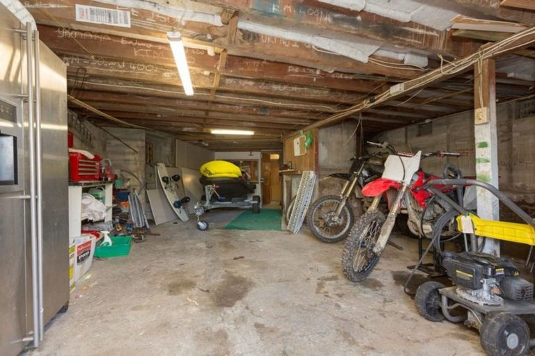 Photo of property in 3 Elizabeth Place, Ferndale, New Plymouth, 4310