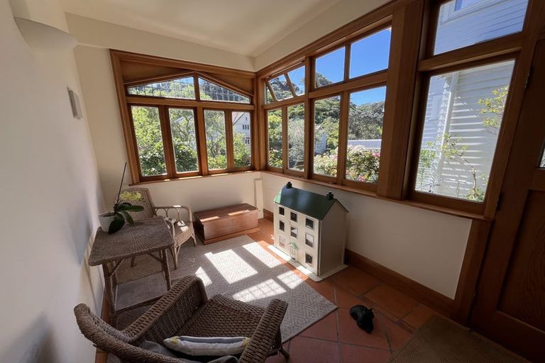 Photo of property in 9 Glen Road, Kelburn, Wellington, 6012