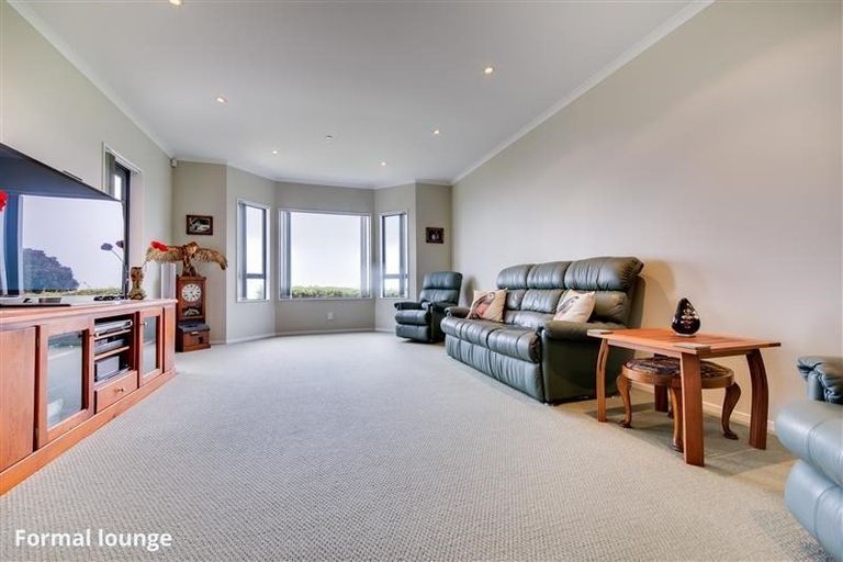 Photo of property in 5 Oceanview Terrace, Tirohanga, Lower Hutt, 5010