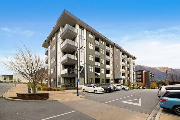 Photo of property in Wyndham Gardens Apartments, 30 Red Oaks Drive, Frankton, Queenstown, 9300