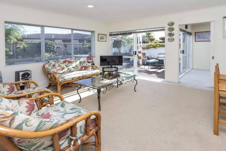 Photo of property in 1/1 Amberwood Drive, Northpark, Auckland, 2013