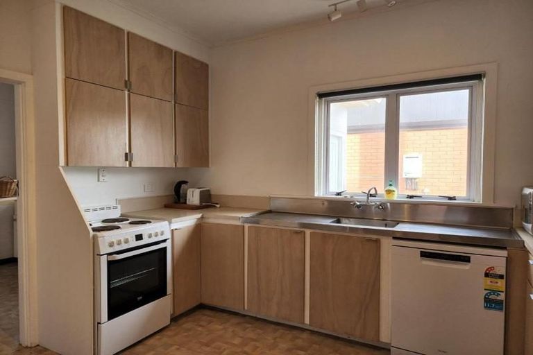 Photo of property in 8 Henui Street, Strandon, New Plymouth, 4312