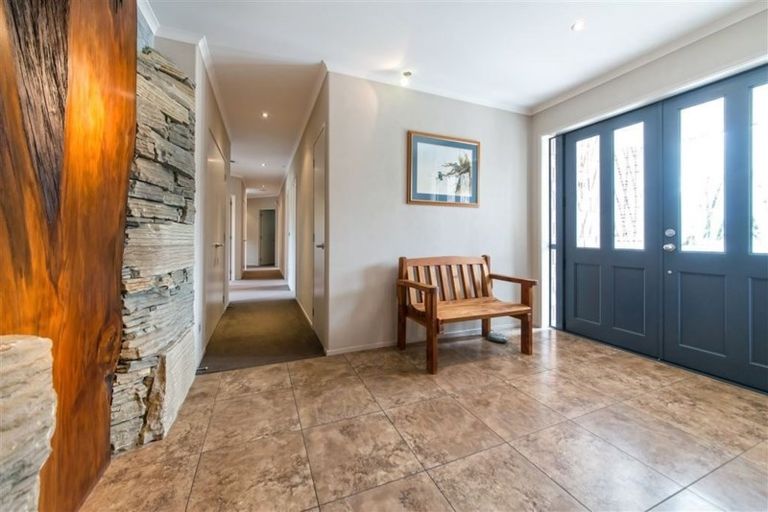 Photo of property in 131 Foster Road, Kumeu, 0891