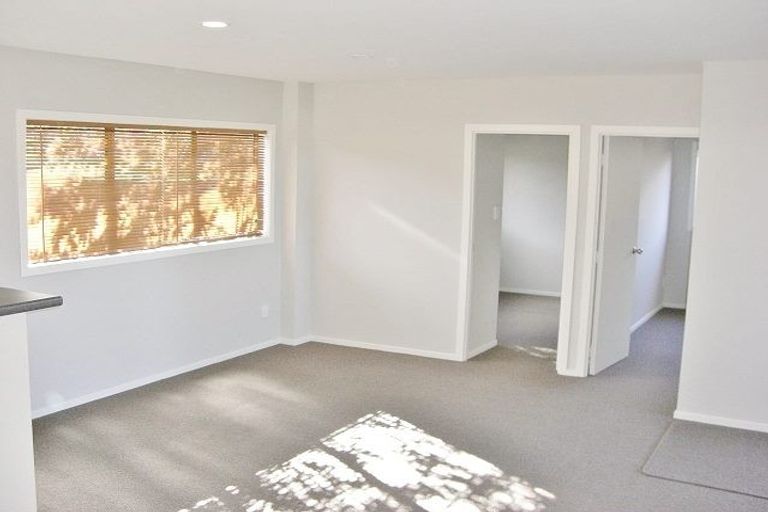 Photo of property in 1/9-11 Masterton Road, Rothesay Bay, Auckland, 0630