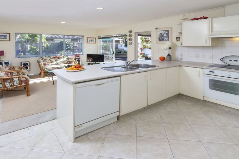 Photo of property in 1/1 Amberwood Drive, Northpark, Auckland, 2013