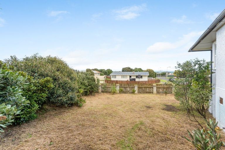 Photo of property in 6 Tainui Street, Castlecliff, Whanganui, 4501