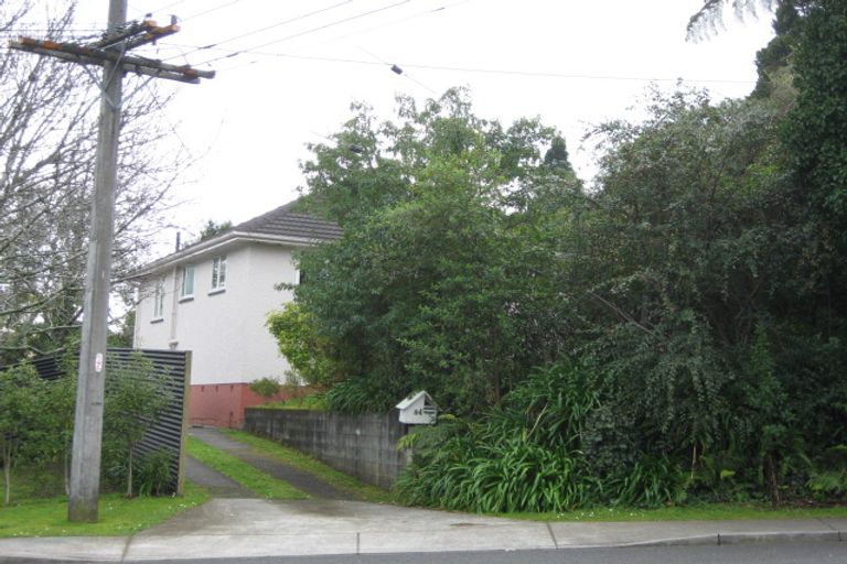 Photo of property in 84 Huatoki Street, Vogeltown, New Plymouth, 4310