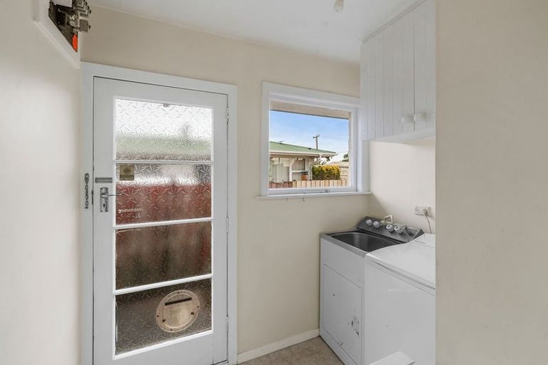 Photo of property in 77 Farquhars Road, Redwood, Christchurch, 8051
